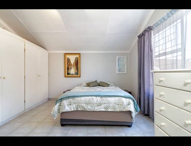 3 BEDROOM TOWNHOUSE FOR SALE IN WILGEHEUWEL
